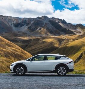 Elektromobilita bez kompromisů: Kia nabízí výhodný operativní leasing pro specifikaci Earth PRO modelu EV6