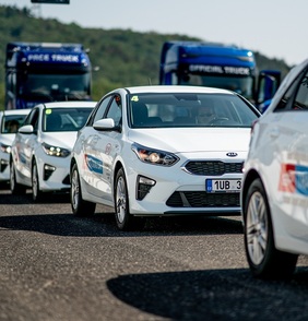 KIA předala 1 140 koní mosteckému autodromu