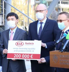 Kia Motors Slovakia věnuje více než 375 000 EUR na pomoc proti šíření COVID-19