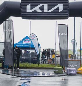 Kia předala flotilu vozů Autodromu Most v rámci akce Den bezpečnosti 