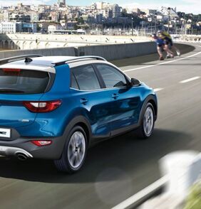 Modernizovaná Kia Stonic nově s mild-hybridním pohonem a technologiemi na podporu řízení v České republice