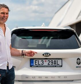 Jaromír Jágr usedl za volant modelu Sorento Plug-in Hybrid