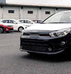 První vozy Kia s novým logem v ČR