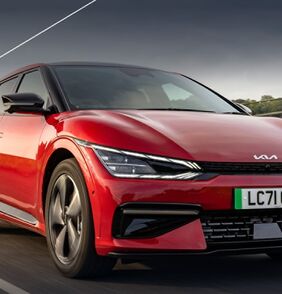 Kia EV6 získala titul ‚Auto roku 2022‘  magazínu ‚What Car?‘ 