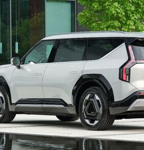 Český trh zná ceny největšího elektrického SUV Kia EV9 