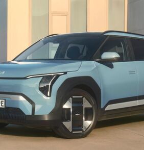 Kia zahajuje prodej elektromobilu s nejvyšším dojezdem: EV3 ujede na jedno dobití přes 600 km