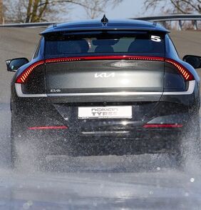 Kia EV6 obstála v zátěžových zkouškách na náročném závodním okruhu