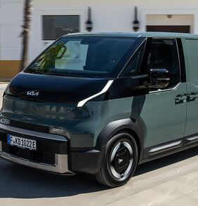Kia PV5 se stala nejprodávanější elektrickou dodávkou střední velikosti v Evropě