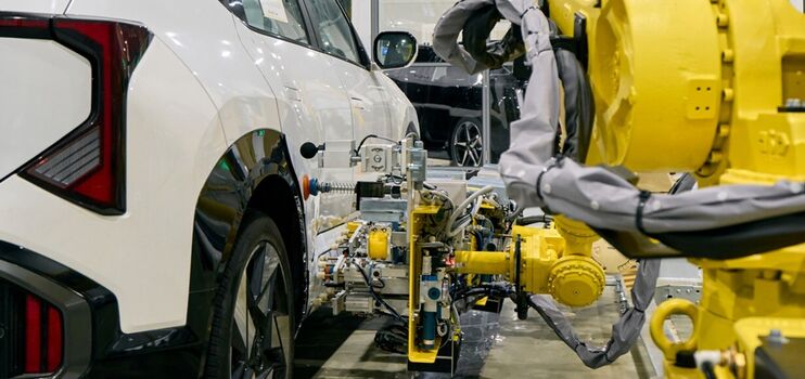 Kia představila továrnu budoucnosti: 200 technologií propojuje AI, robotizaci a digitální dvojčata na E-FOREST TECH DAY 2026